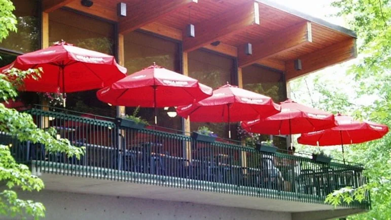 Le Saint-Eloi Café Bistro